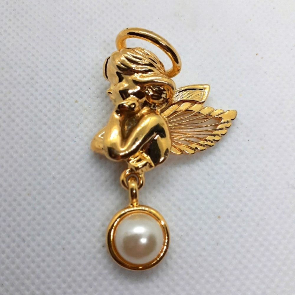 AAi Angel Brooch with Hanging Faux Pearl